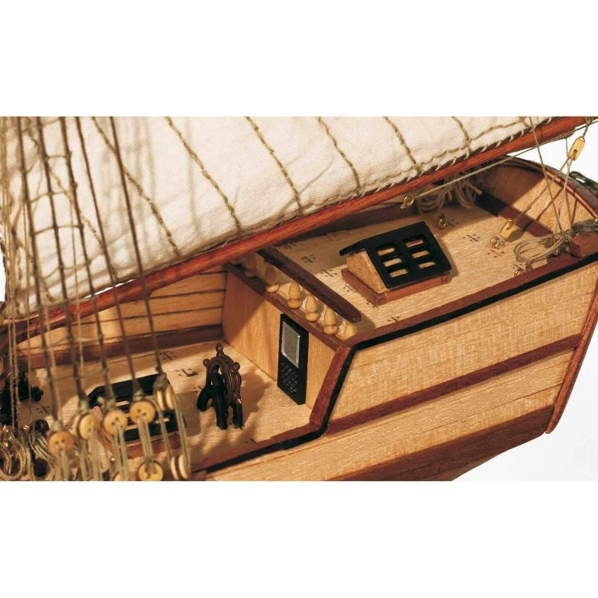 Occre 12500 Albatros, Goélette by, black