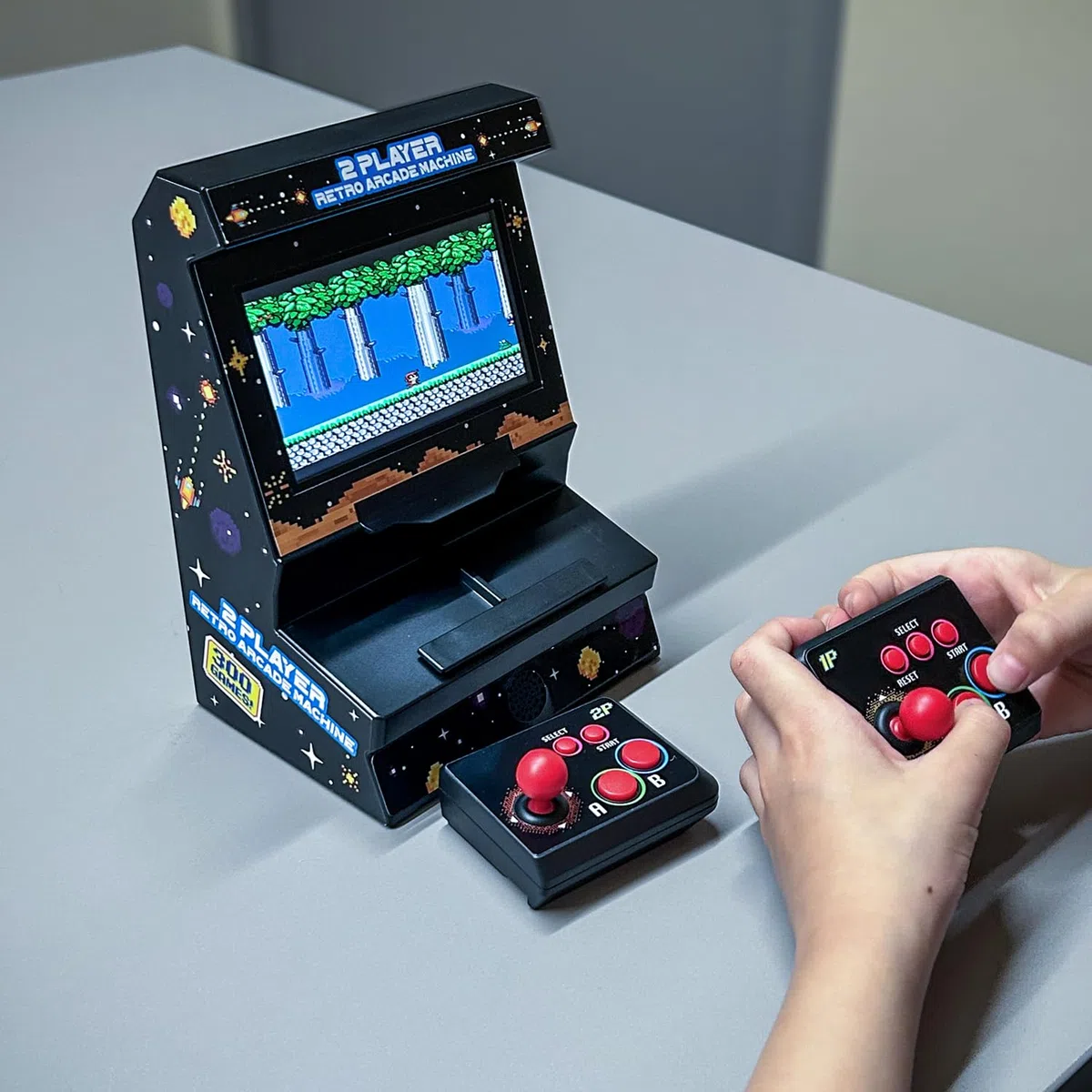 Mini Arcade Machine avec 300 Jeux rétro - 2 Joueurs sans Fil Arcade Machine Mini - Console de Jeu rétro de Poche avec Connexion TV & écran Couleur 4,3" - Mini Console de Jeu Portable